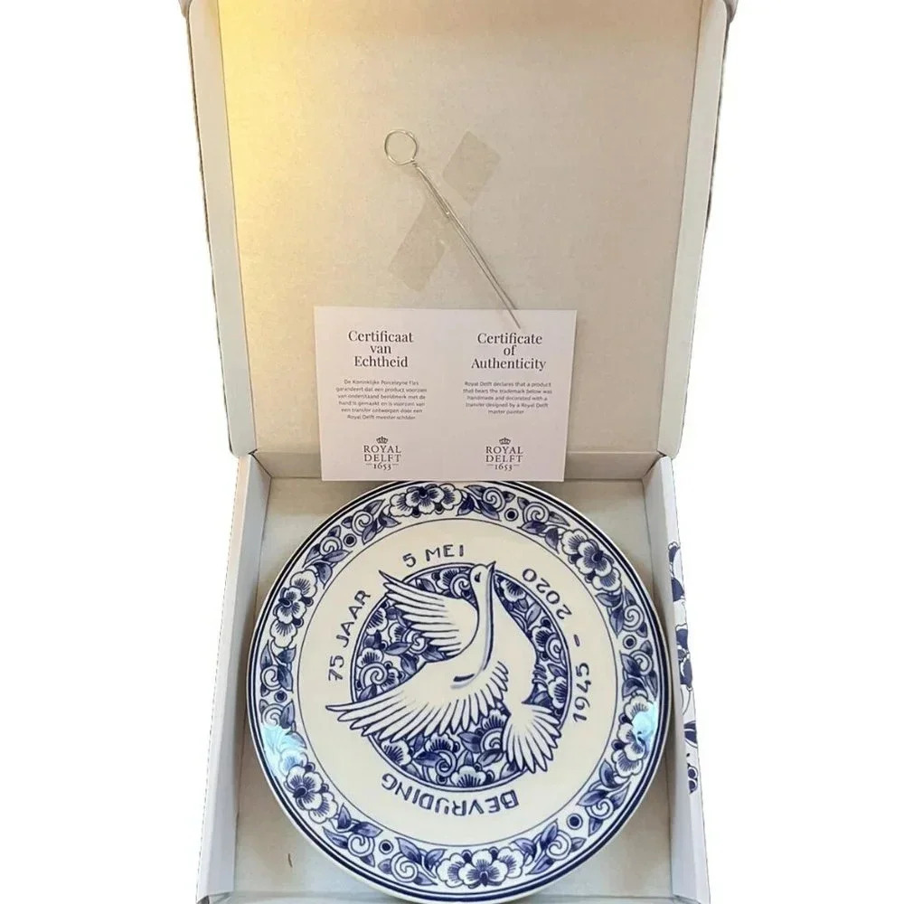 Royal Delft Blue & White 8” Plate 75th Anniversary Netherlands Liberation WWII